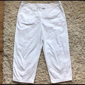 KIM ROGERS white Capri pants
